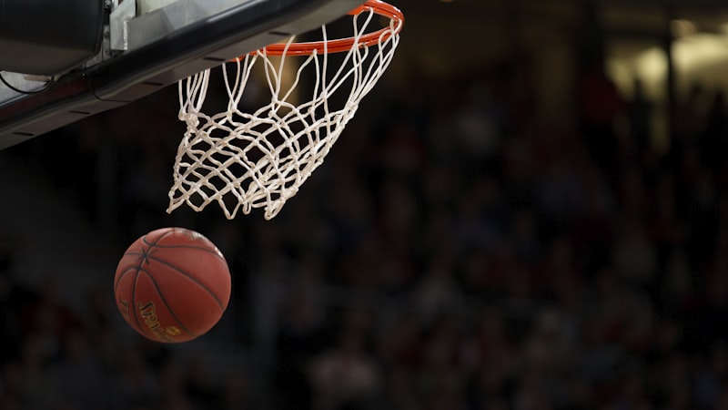 NBA 2025-2026赛季洛杉矶湖人队与金州勇士队比赛精彩瞬间